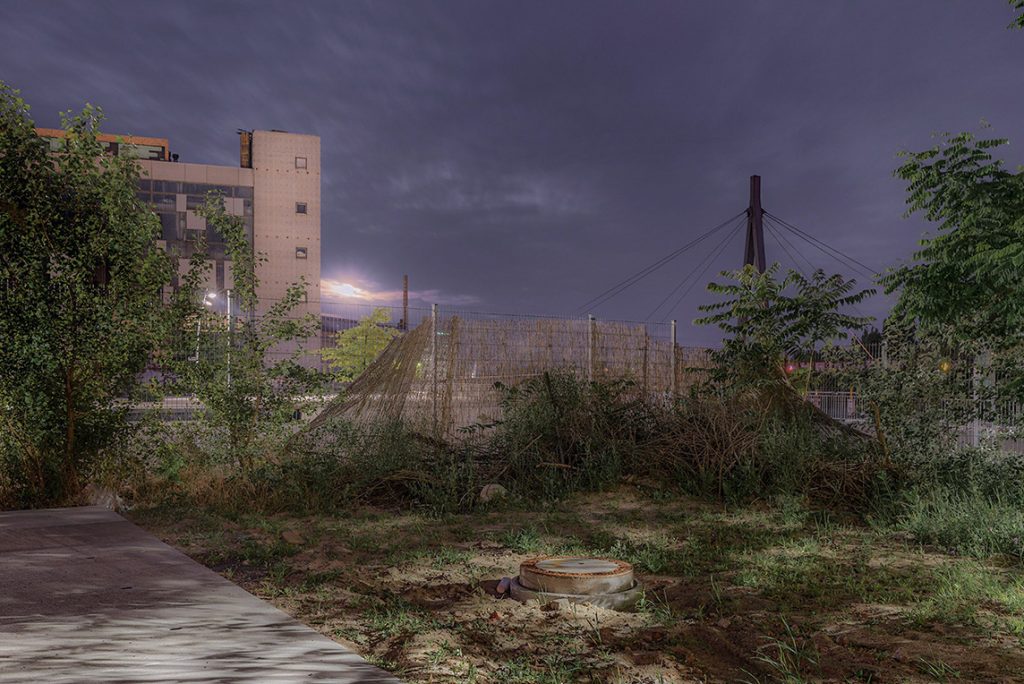 falling-apart-image-by-markus-lehr